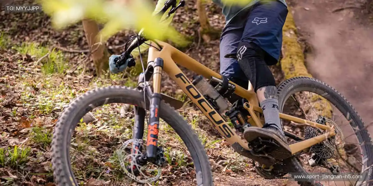 运动不止，装备先行！👟🔧 体育周边，细节决定胜负！